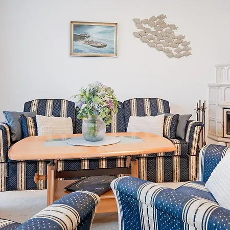 Holiday home Nicoelchens Ferienbude Fehmarn